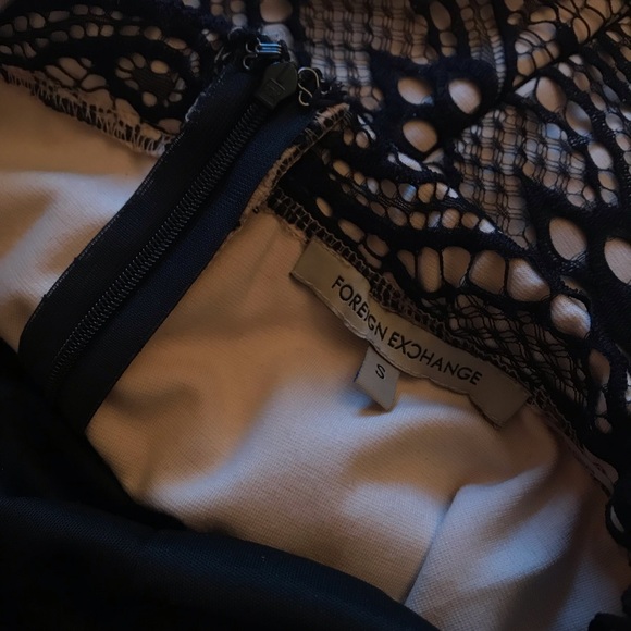 Black lace strapless dress - Picture 4 of 5